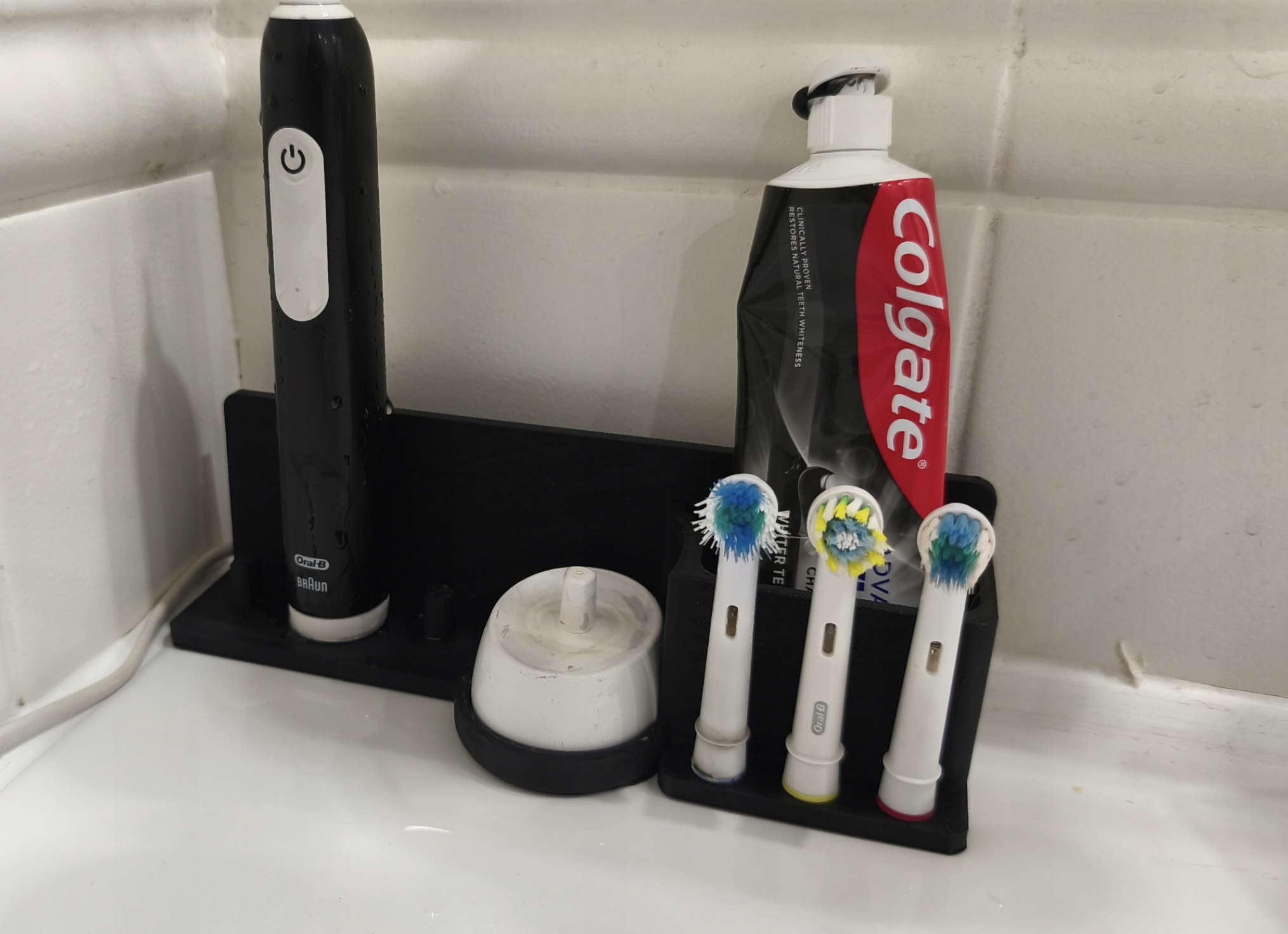 Organizer Orał B 3 szczoteczki — zdjęcie 1