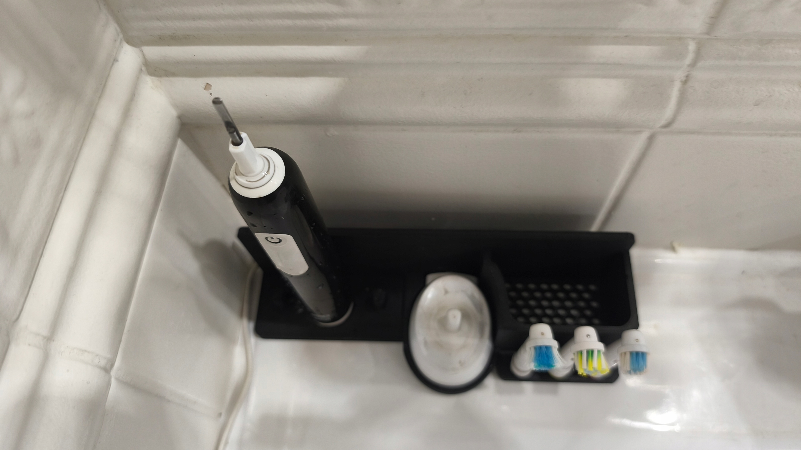 Stojak Uchwyt na 3 Szczoteczki ORAL-B Końcówki i Ładowarkę — zdjęcie 4