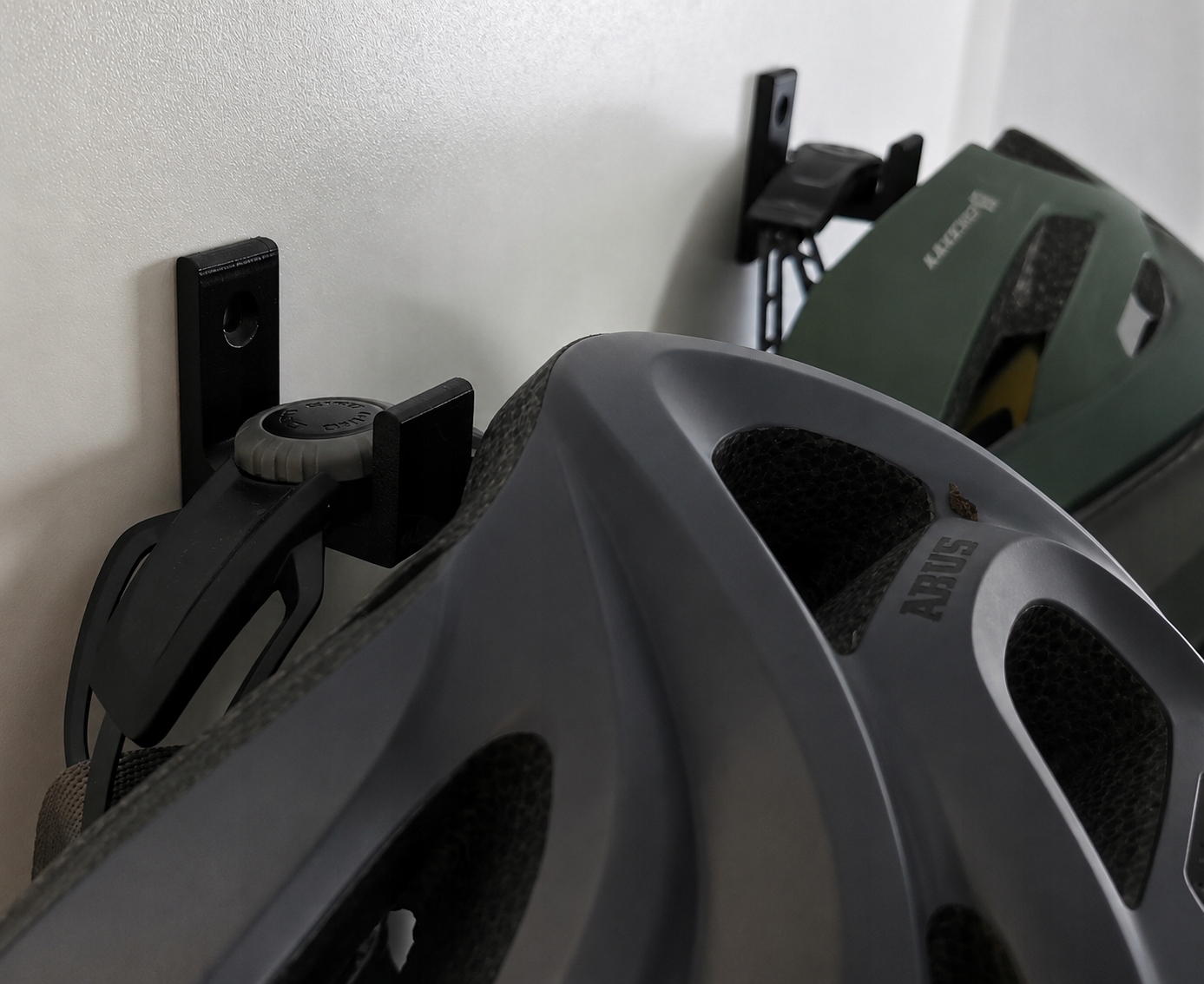 5x HAK, Wieszak na kask rowerowy, uchwyt na kaski UNIWERSALNY na ścianę — zdjęcie 3